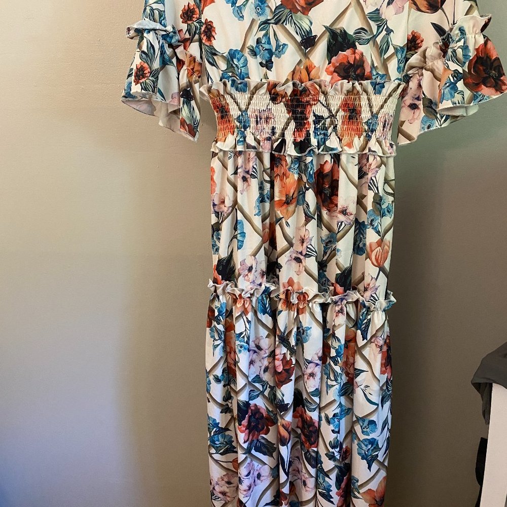 Floral boho style maxi dress.  Size Medium